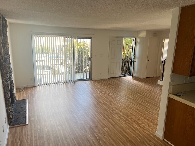 Primary Photo - 11515 Ohio Ave