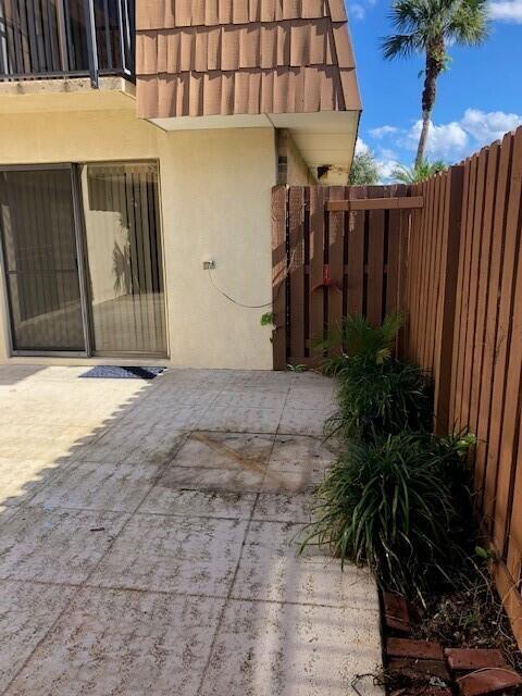 Building Photo - 5972 SE Riverboat Dr