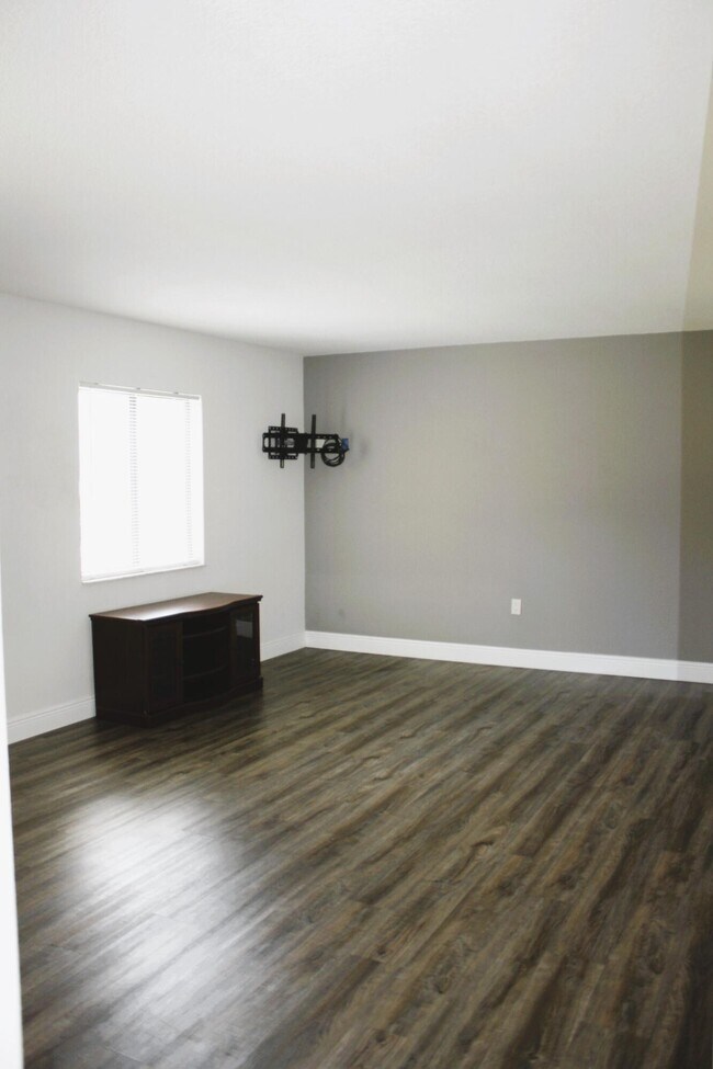 Building Photo - 123 San Paulo Cir