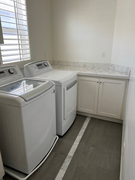 Laundry room - 24040 Dandelion Ln