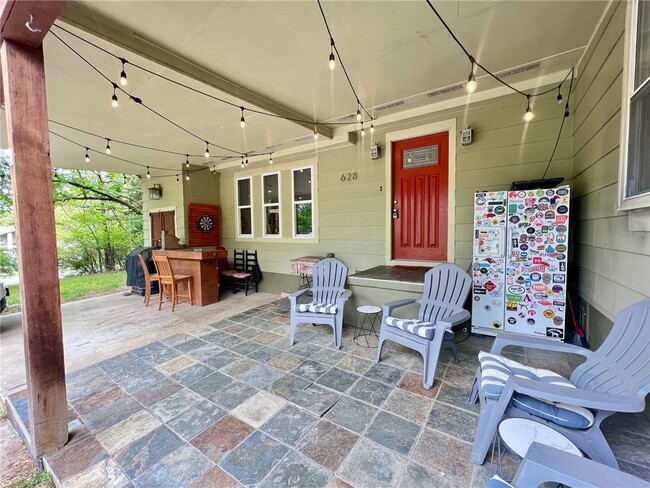 Building Photo - 628 N Mission Blvd