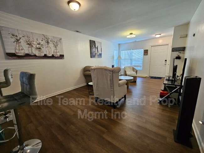Building Photo - 336 Lutz Ave