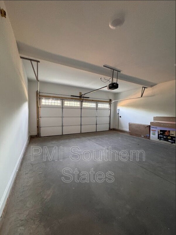 Building Photo - 33 Snowmill Rd