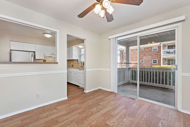 Building Photo - RIVIERA COURT