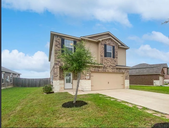 Front - 20000 Woodrow Wilson St