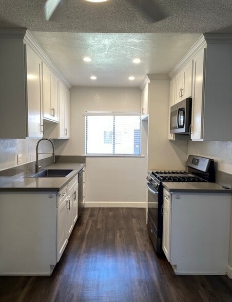 Building Photo - Fairmont