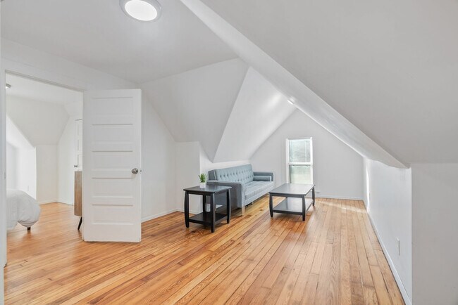 Building Photo - 3532 Greenwood Blvd