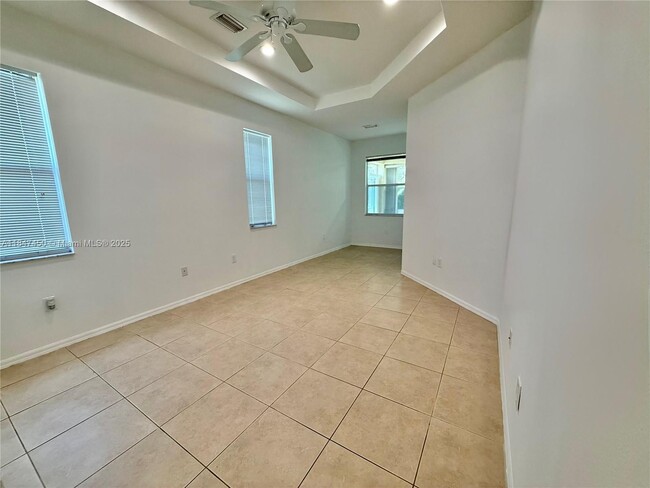 Building Photo - 265 SW Coconut Key Way