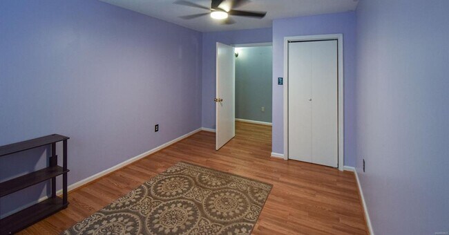 Building Photo - 555 Shady Acres Rd