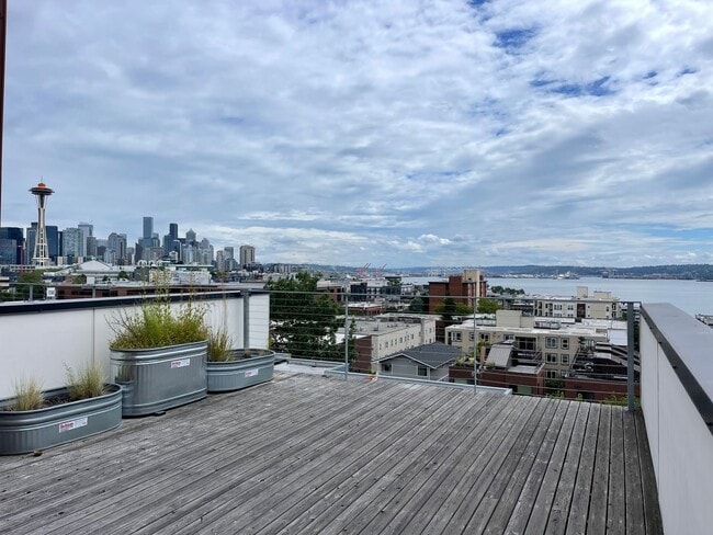 Building Photo - CLICK "REQUEST A TOUR" NOW!