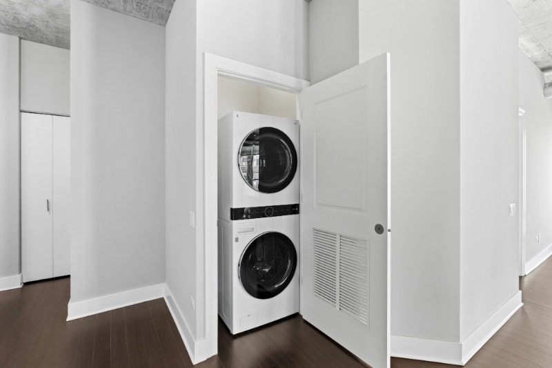 Building Photo - 888 S Clark St