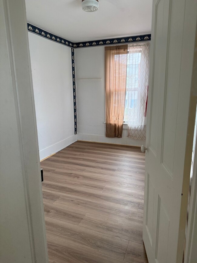 Building Photo - 355 Locust St