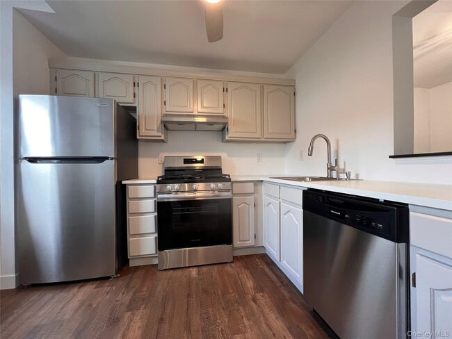 Building Photo - 524 Saracino Dr
