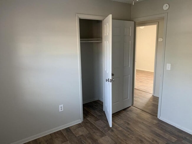 Building Photo - 9432 NE 14th St