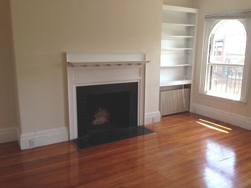 Building Photo - 469 Beacon St