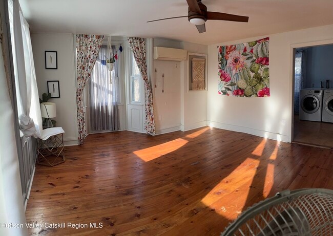 Building Photo - 648 Albany Turnpike