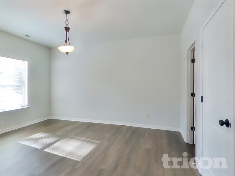 Building Photo - 269 Klinetop Dr