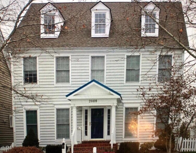 Building Photo - 20409 Plainfield St