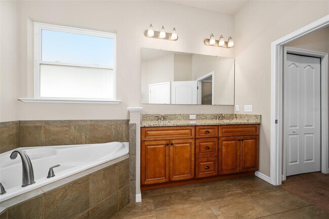 Building Photo - 2779 SW 121st Way