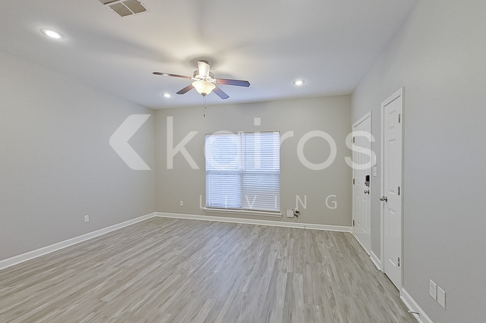 Building Photo - 10103 W 20th St