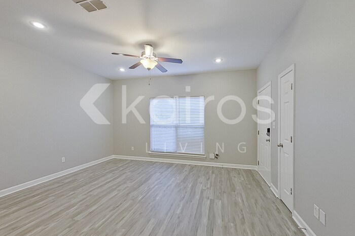 Building Photo - 10103 W 20th St