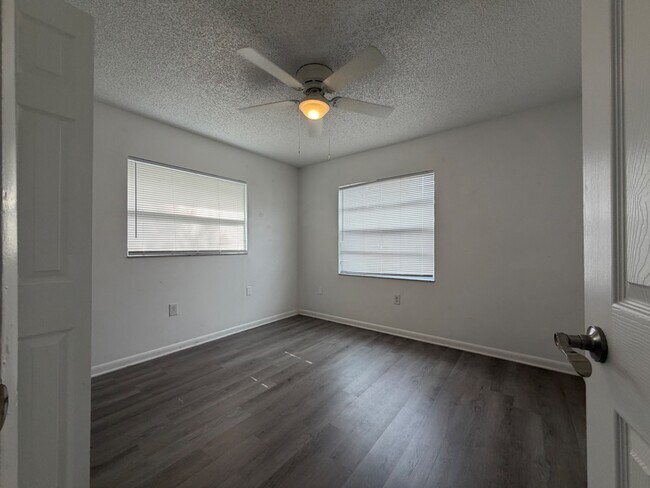 Building Photo - 151 Avenue C SE