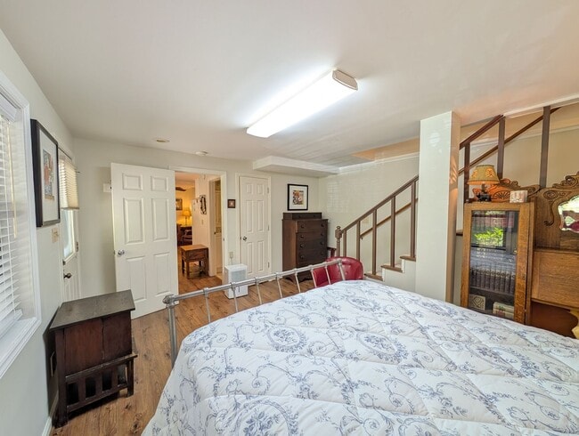 Building Photo - Furnished Montreat Basement Apartment! - Utilities Included