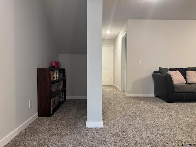 Building Photo - 14907 S 19th St