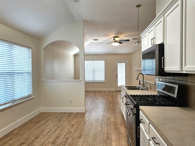 Building Photo - 2610 Slider Ct