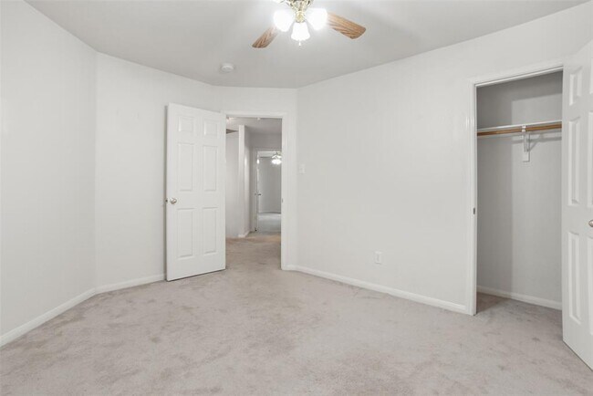 Building Photo - 1617 Gaylord Dr
