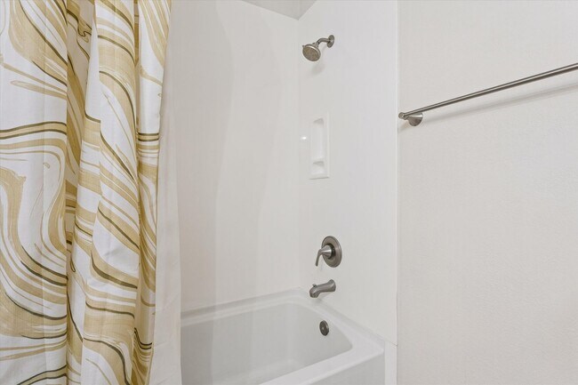 Building Photo - Completely updated minutes to Hiking at South Mountain!!!  Brand New Paint, Tile and Laminate Thr...