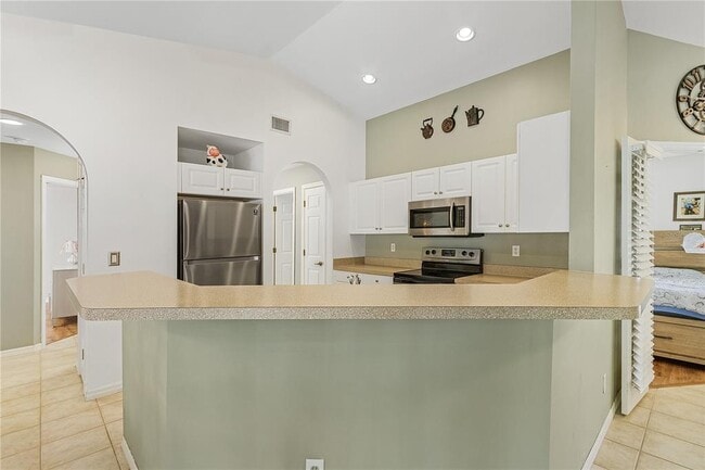 Building Photo - 810 SW 10th Pl