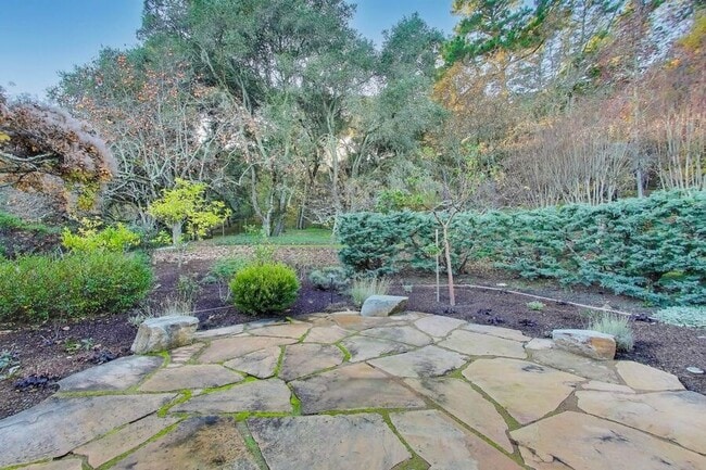 Building Photo - 28 Meadow Rd