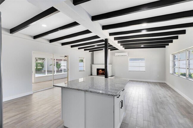 Building Photo - 35614 Cedar Ln