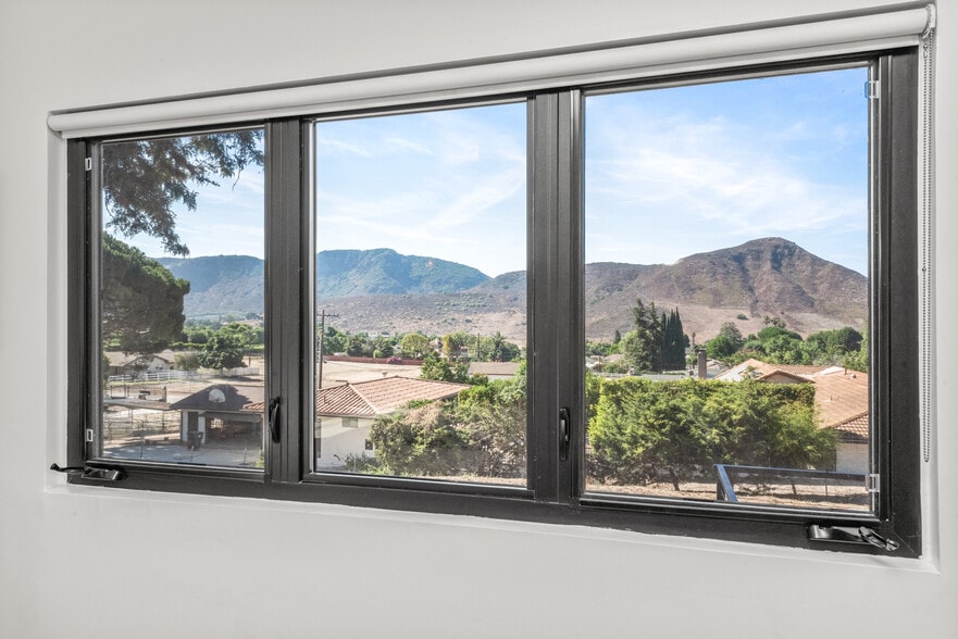 Building Photo - 2474 Barbara Dr