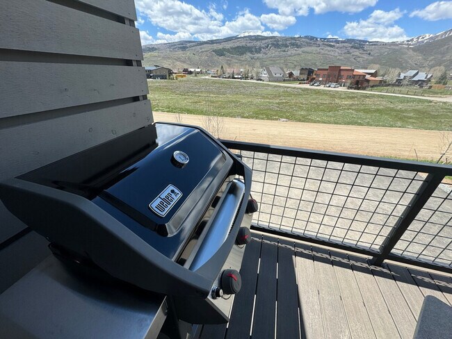 Building Photo - 85 Haverly St