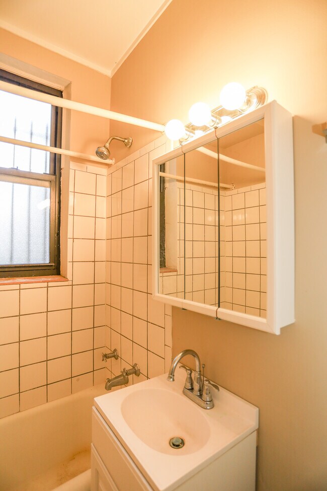 Building Photo - 4137 N Keystone Ave