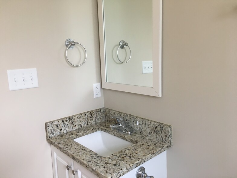 Building Photo - 136 N Audrey Cir NW