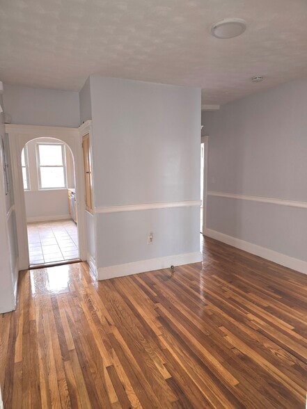 Primary Photo - 15 Mora St