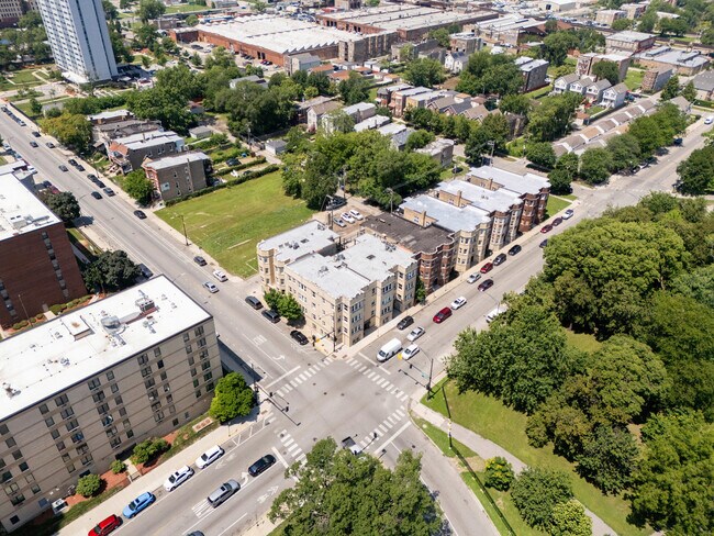 Building Photo - 102 N Hamlin Ave