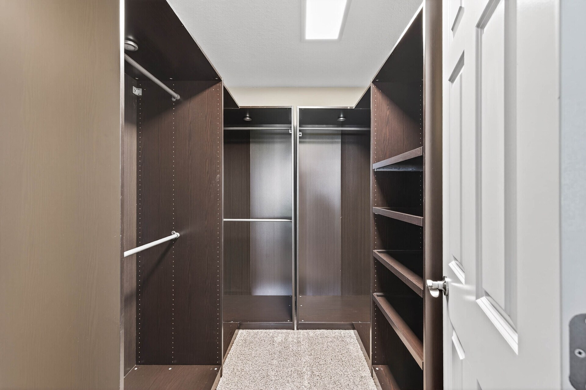 Upper Level - Primary Walk-in Closet - 18217 69th Pl N