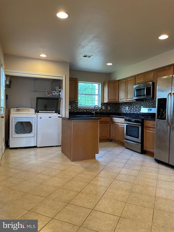 Building Photo - 5823 Riverside Dr