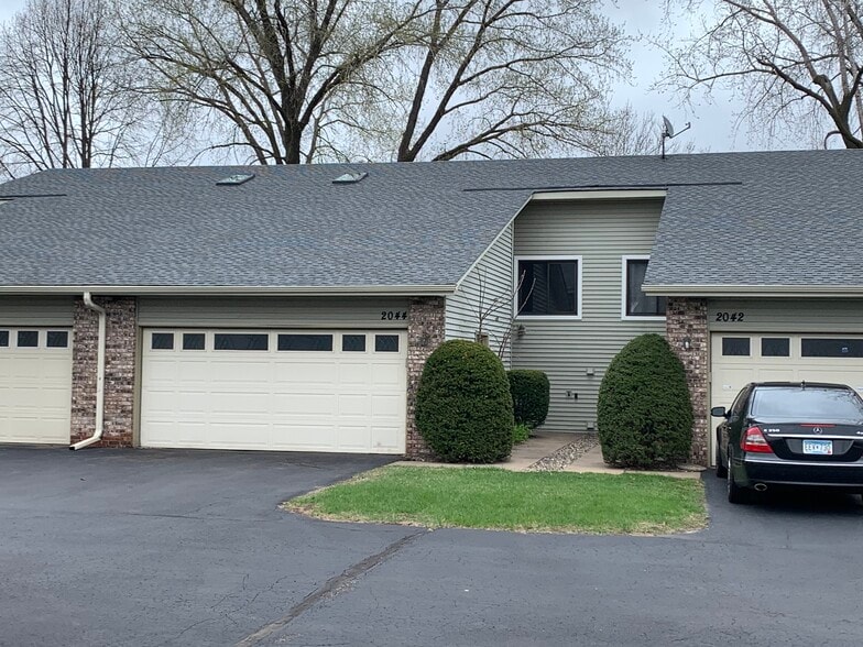 2044 Bradley Townhome - 2044 Bradley St