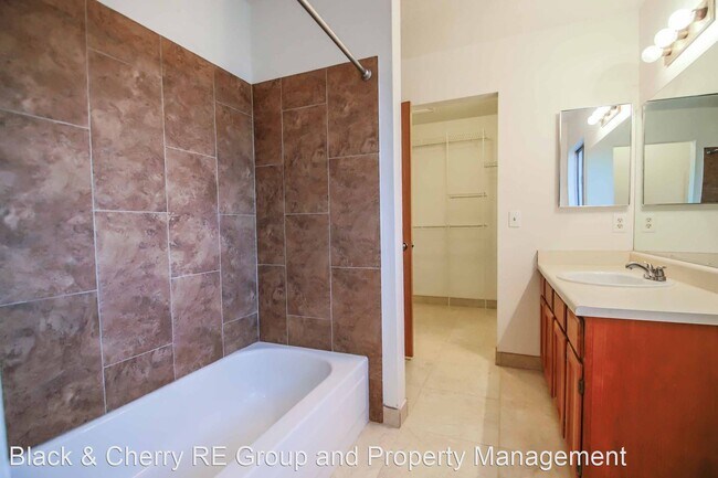 Building Photo - 1 br, 1.5 bath House - 529 Sellers Place
