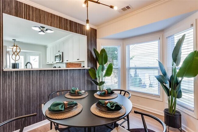 Building Photo - 5015 Laurel Springs Way SE