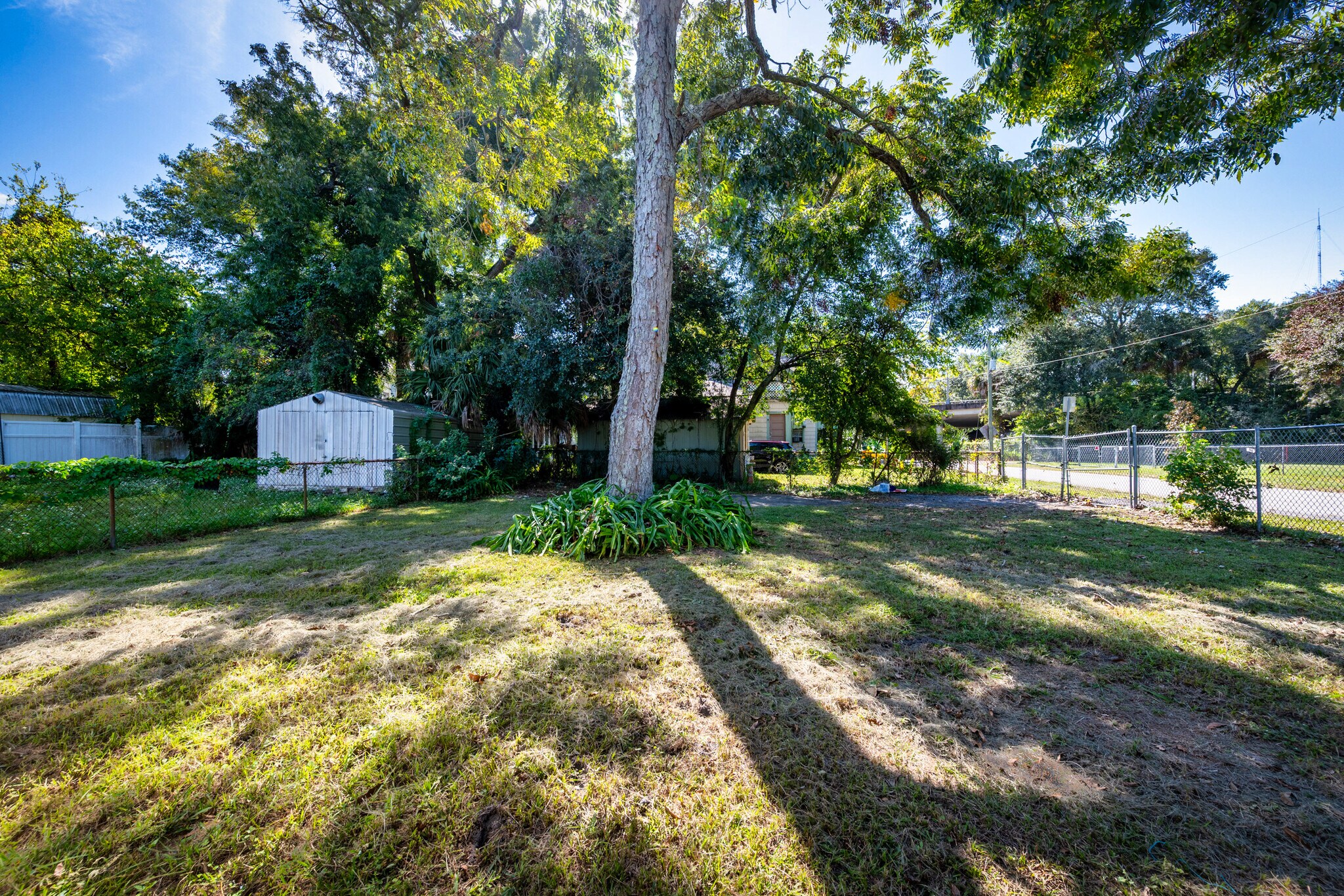 Building Photo - 1602 Wambolt St