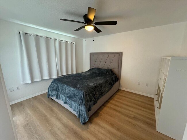 Building Photo - 14037 Fairway Island Dr
