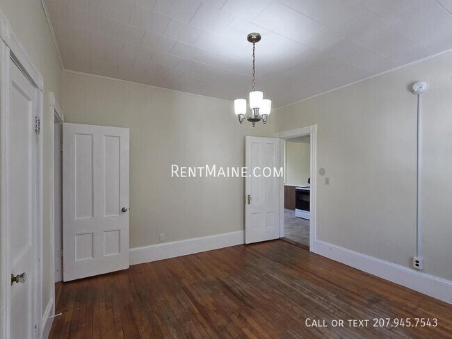 Building Photo - 84 Shawmut St