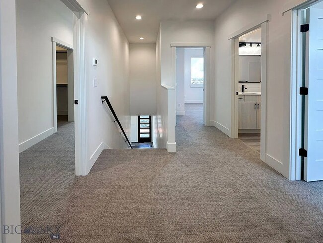 Building Photo - 509 Spaniel Ln