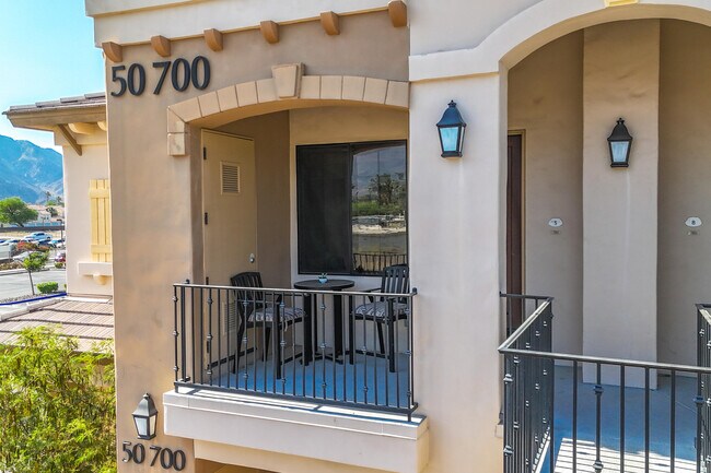 Building Photo - 50700 Santa Rosa Plz